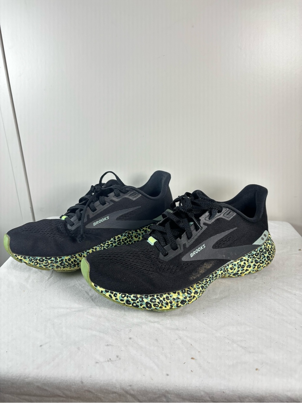 Brooks Launch 8 Electric Cheetah Women’s Size 10 Black Green Running Shoes